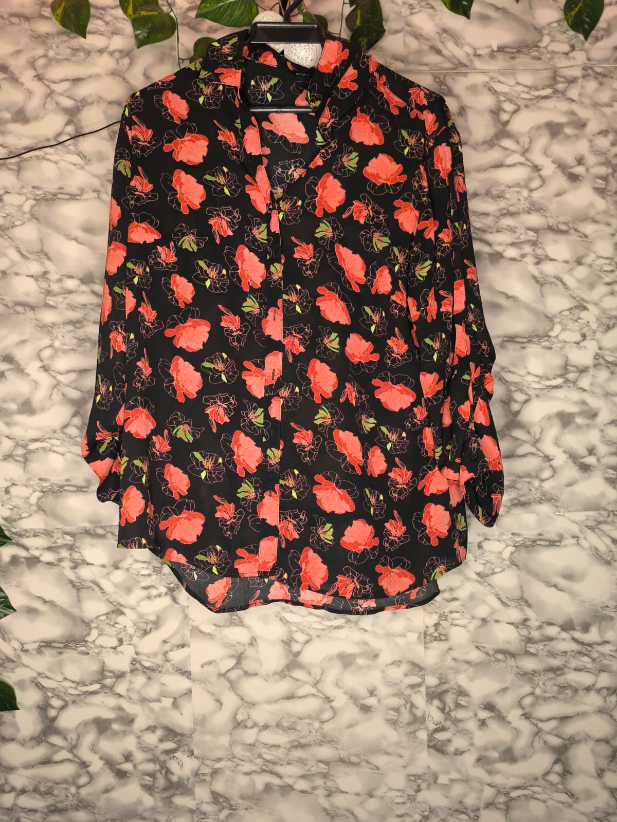 Blusa Mujer Chiffon Floral Negro y Coral Salmón con Detalles Verde Talla L