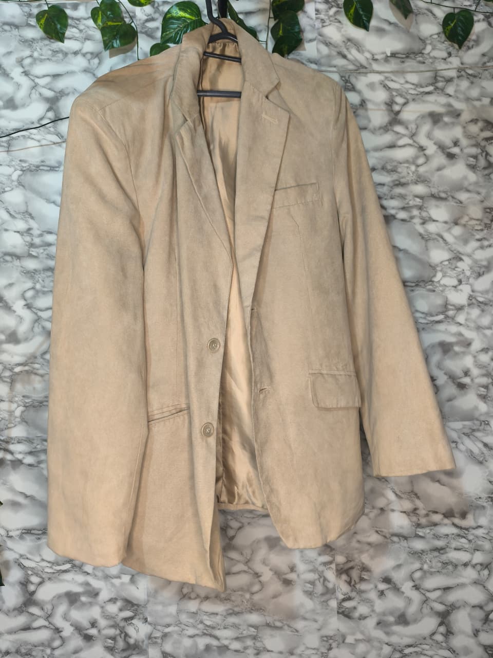 Blazer Hombre Gamuza Beige Arena Estructurado Solapa Muesca Dos Botones Talla L