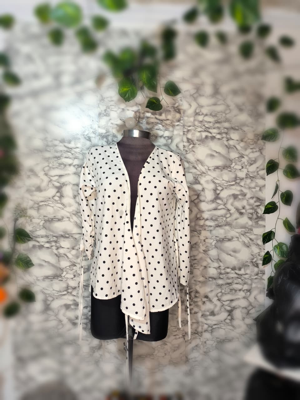 Cárdigan Abierto Lunares Polka Dots con Lazos en Mangas – AIA FASHION