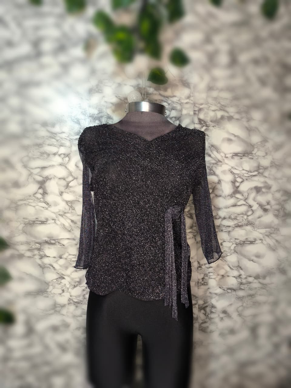 Blusa de Fiesta Cruzada con Brillo Lurex Plateado y Lazo