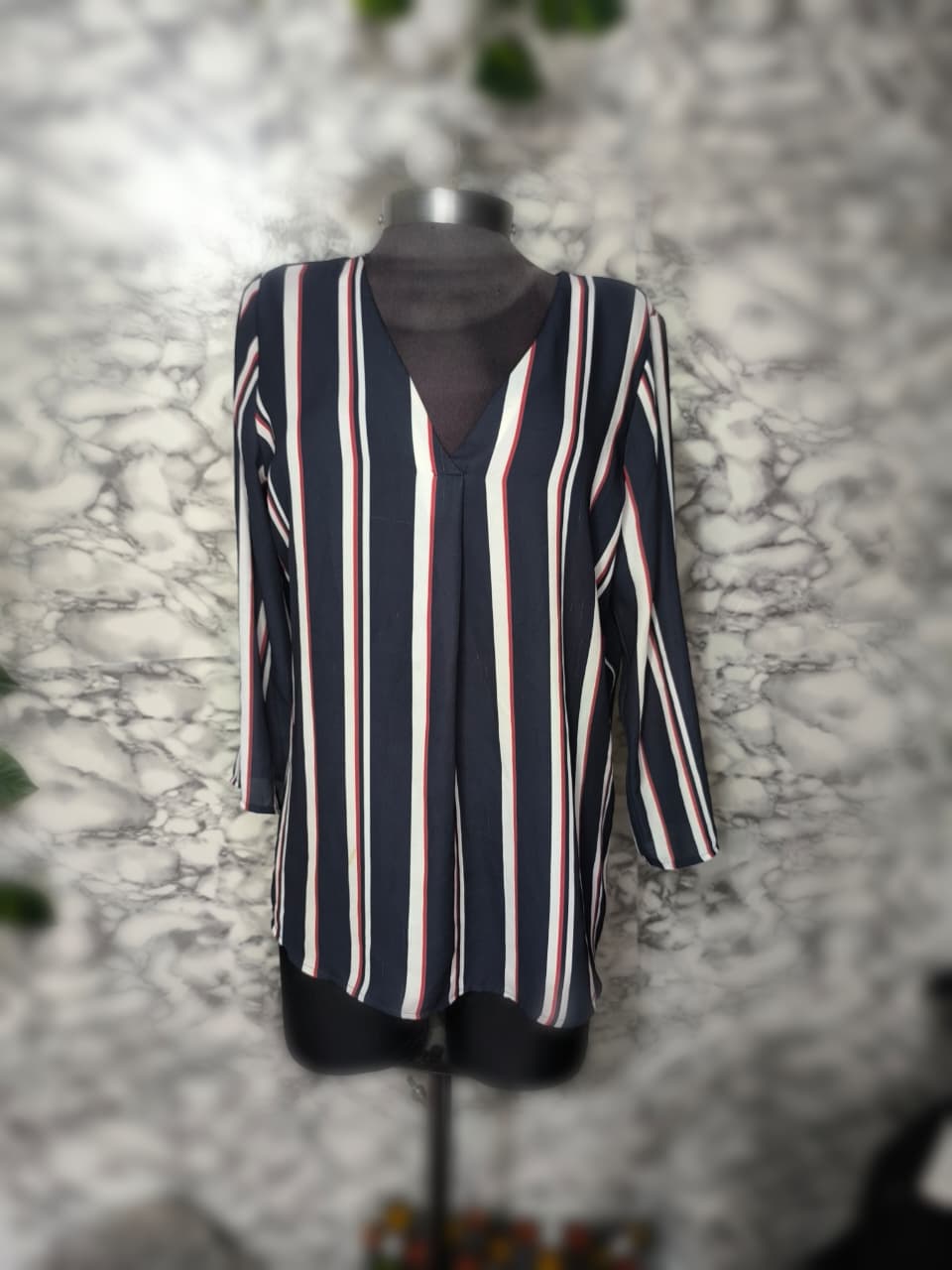 Blusa Rayas Náuticas Navy con Escote en V – KOAJ