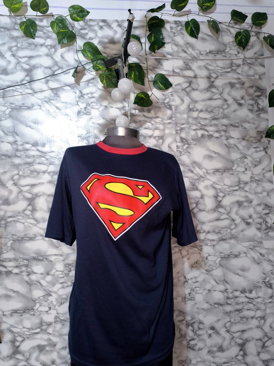 Camiseta Urbana Logo Superman – Tejidos Sueños