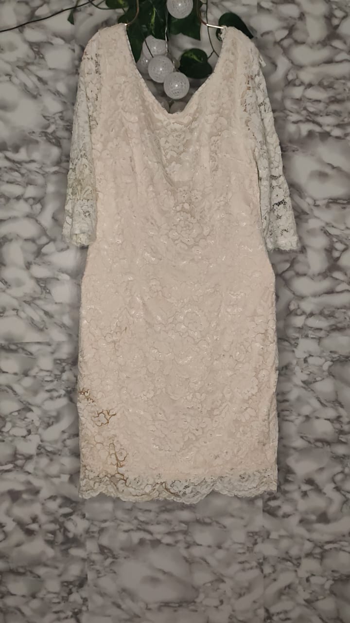 Vestido de Cóctel Encaje Floral Crema – Soibleu