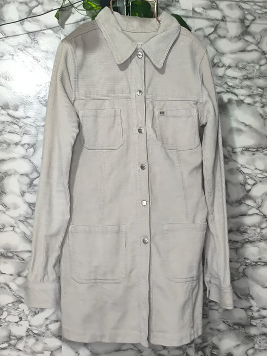 Vestido Gabán Largo de Pana Fina Corduroy en Tono Marfil – Sisley