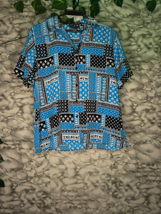 Blusa Mujer Estampado Patchwork Azul Cielo Negro y Blanco Talla L
