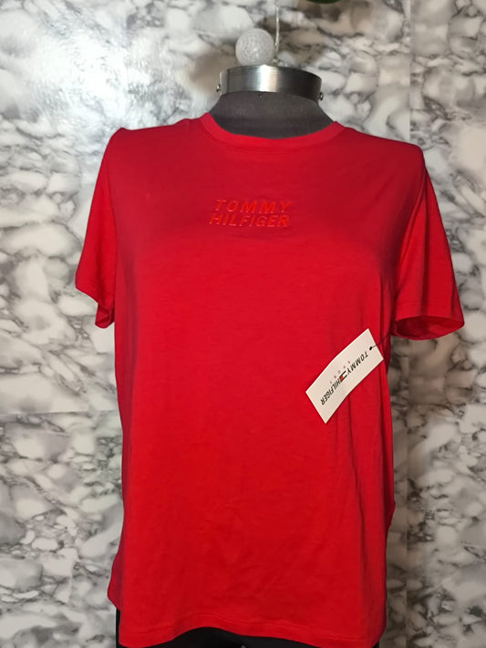 Camiseta Básica Premium en Color Rojo Vibrante – Tommy Hilfiger