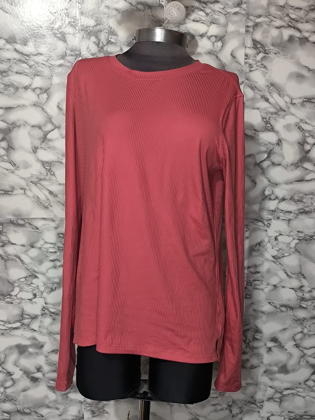 Blusa Texturizada Acanalada de Manga Larga – Danskin Talla M