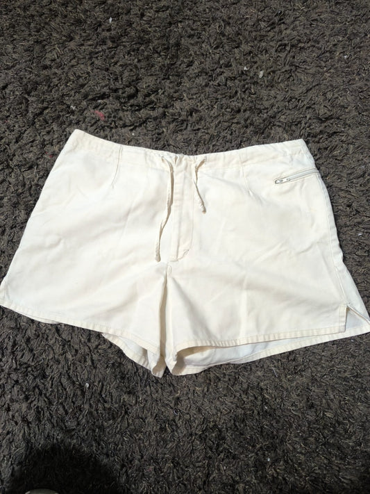 Short Casual Clásico Crema con Bolsillo Cremallera – Tennis Talla 12