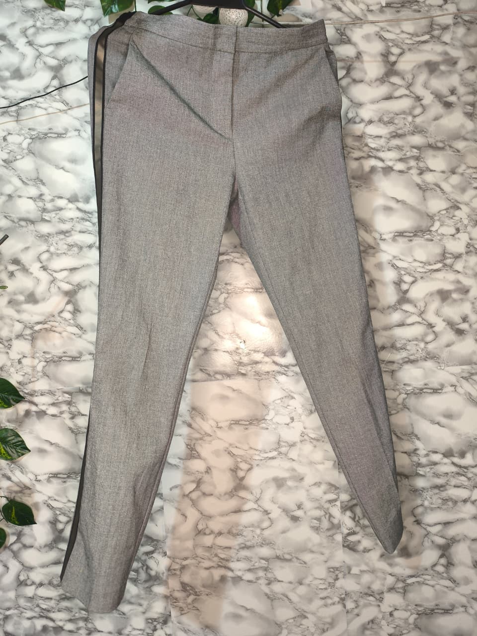 Pantalón Mujer Gris Jaspeado con Franja Negra Lateral Talla 8 USA