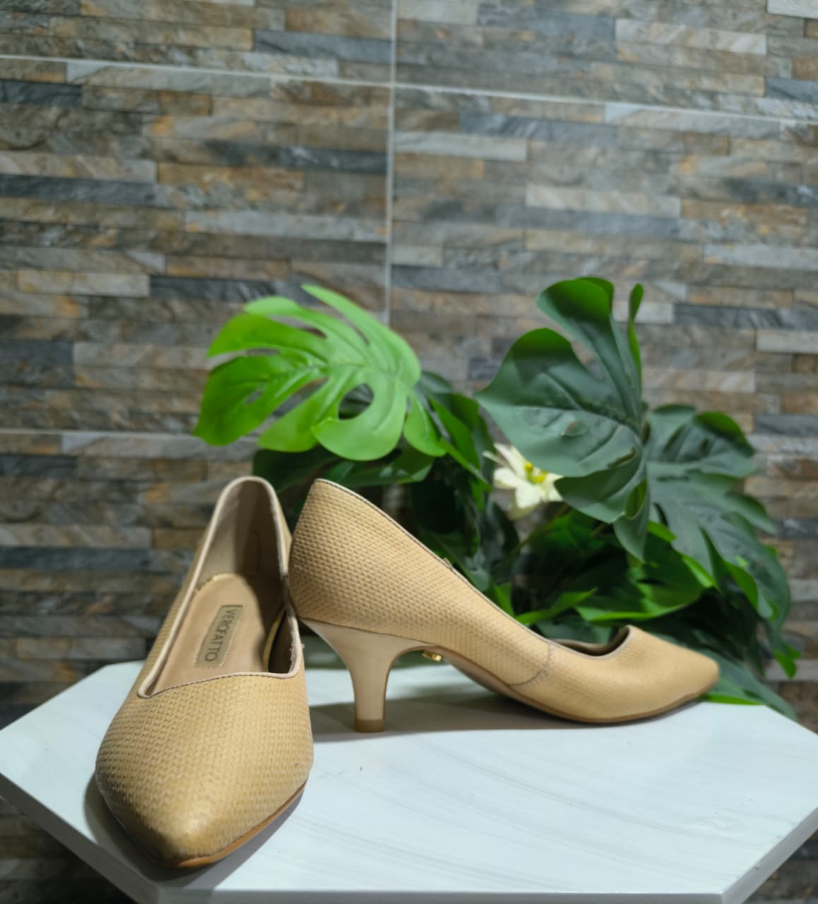 Zapatos Kitten Heel Punta Fina Beige Nude – Verofatto