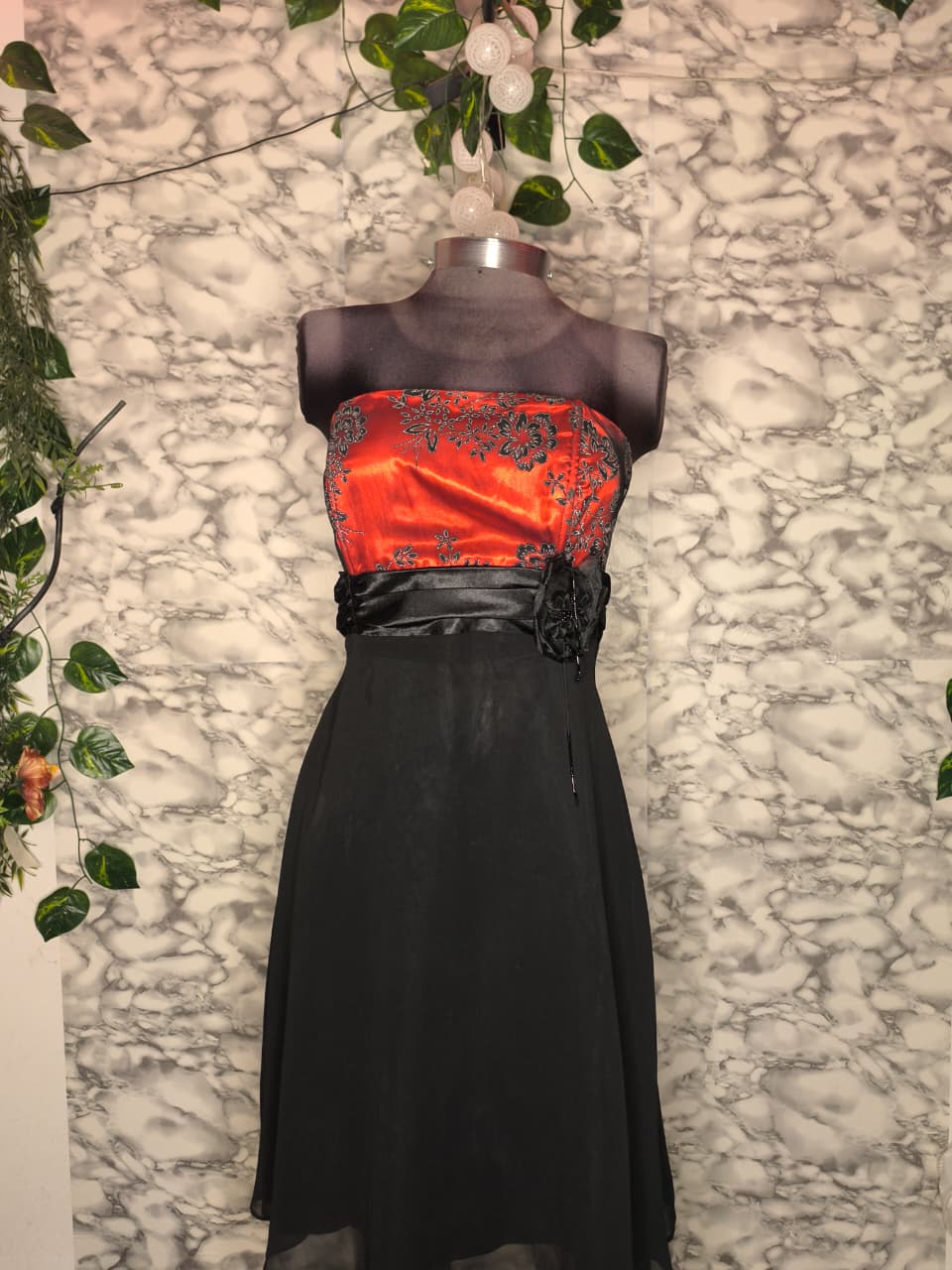 Vestido de Fiesta Gala Strapless Cobre Naranja Quemado con Falda Chifón Negro Talla S